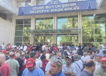İzmir’de belediyenin iki şirketinde iş bırakma hareketi