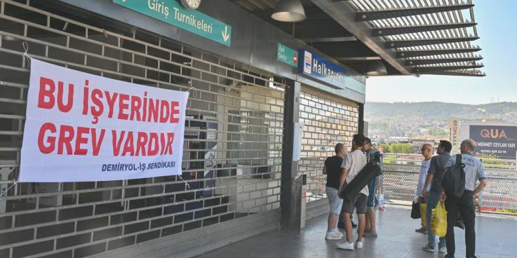 İzmir’de grevi bitiren muahede: En düşük maaş 22 bin 105 lira