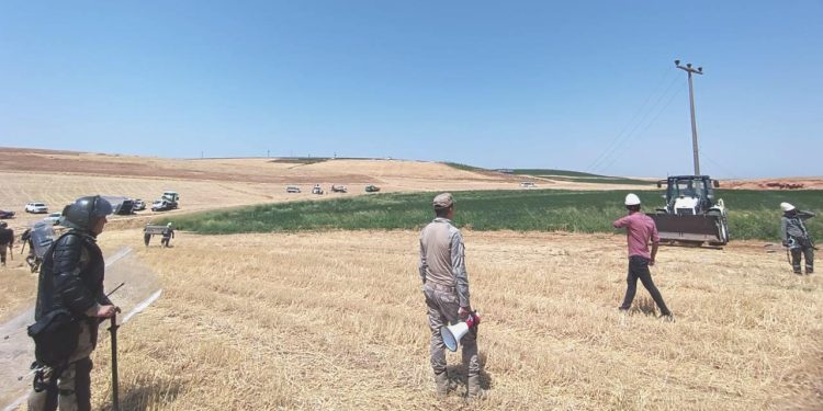 Kaçak elektrik denetimine giden Dicle Elektrik takımına atak