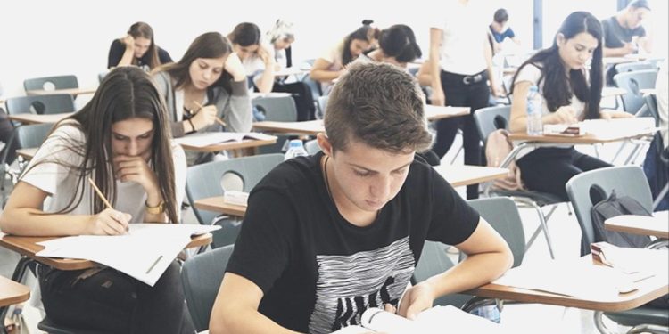 Lisede sınıf tekrarı geri geliyor