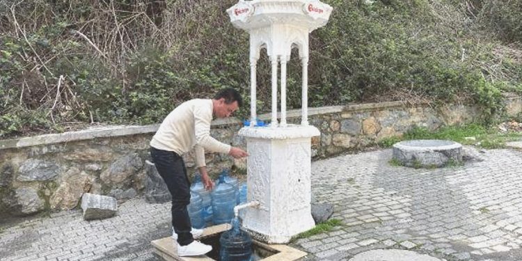Maaşının yüzde 10’unu suya ayıran minimum fiyatlı devayı çeşmelerde buldu