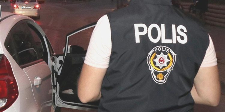 Mardin’de kayıp sanılan çocuk komşusunun bahçesinde uyurken bulundu