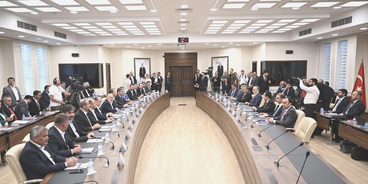 Memur ve memur emeklisinin Kamu Toplu Kontratı görüşmeleri son erdi