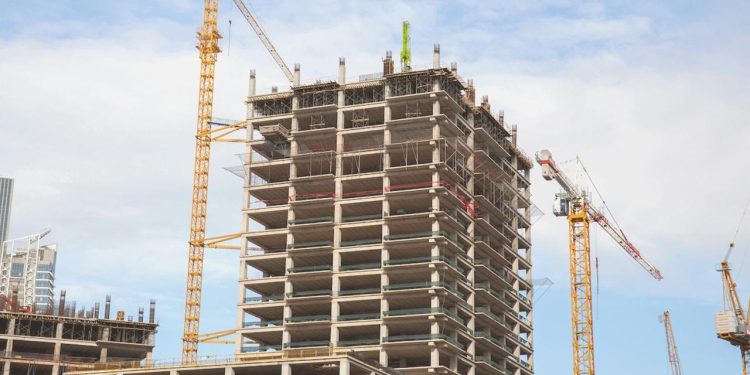 Müteahhitlik kesimi yurt dışında 482 milyar dolarlık iş üstlendi