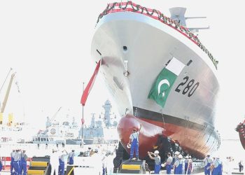 Pakistan MİLGEM Projesi’nin son gemisi suyla buluştu