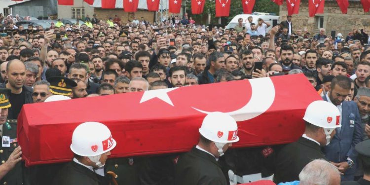 Pençe-Kilit şehitleri son seyahatine uğurlandı