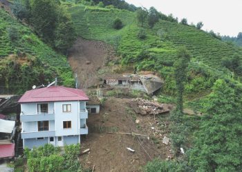 Rize’de şiddetli yağış nedeniyle 11 mesken boşaltıldı