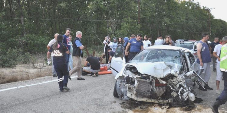 Tekirdağ’da iki araba çarpıştı: 1ölü, 2 yaralı