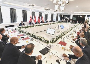 Tesis edilen inanç, istikrar ve kararlılıkla sürmeli