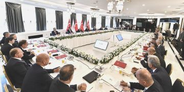 Tesis edilen inanç, istikrar ve kararlılıkla sürmeli