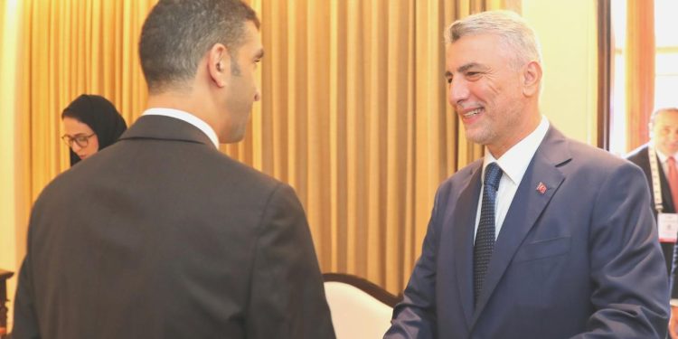 Ticaret Bakanı Bolat, G20 tepesinde temaslarda bulundu