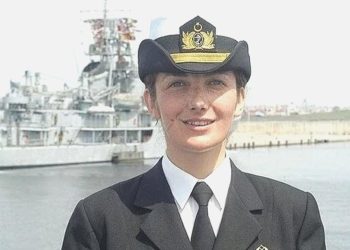 TSK’da bir ilk! Amiralliğe terfi eden Gökçen Fırat tarihe geçti