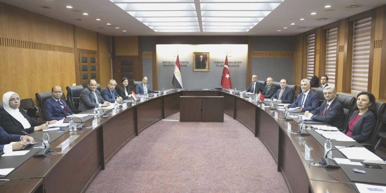 Türkiye – Mısır heyetleri görüştü: Maksat 15 milyar dolarlık ticaret