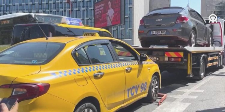 Yolcu seçen taksicilere 8 bin 128 lira ceza