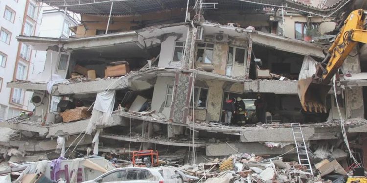 Zelzele bölgesine yönelik takviyeler devam ediyor