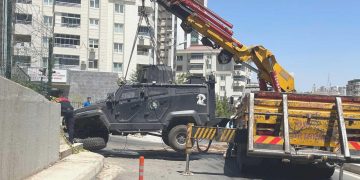 Zırhlı araç devrildi, bir polis şehit oldu