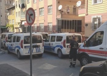 16 yaşındaki çocuk kendisini döven annesini bıçakladı