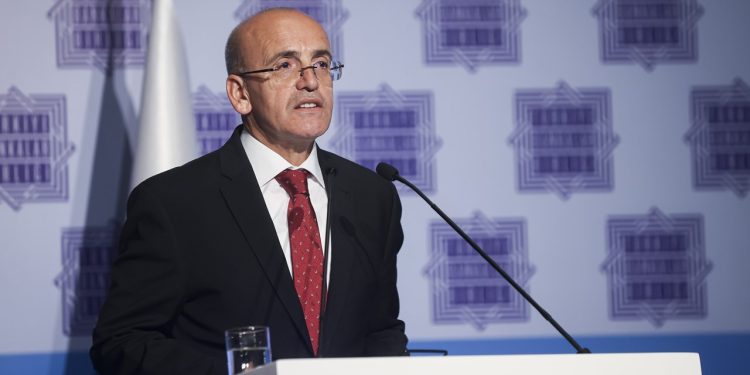 Bakan Şimşek ekim ayında 3 ülkeyi kapsayan yatırım turuna çıkacak