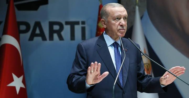 Erdoğan: Depremzede kardeşlerimizi asla yalnız bırakmadık