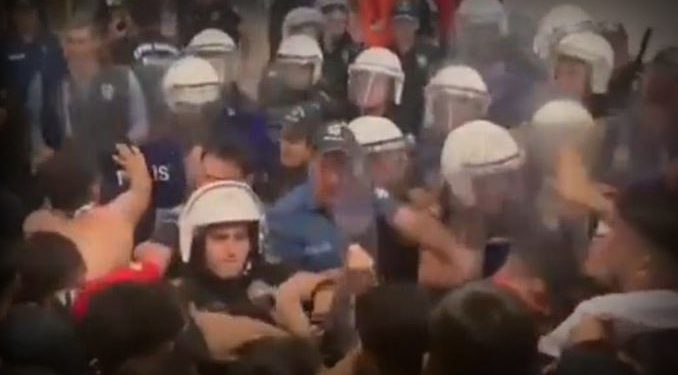 Kayserispor Gaziantep FK maçında arbede! MHP ve İyi Parti vekilleri arasında gerilim