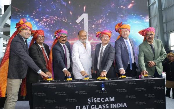 Şişecam, Hindistan’da 56 Milyon dolarlık yatırımla düzcam fırınını yeniledi