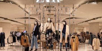 Zara’nın hazır olan siparişleri, üreticilerinin depolarında bekletiliyor