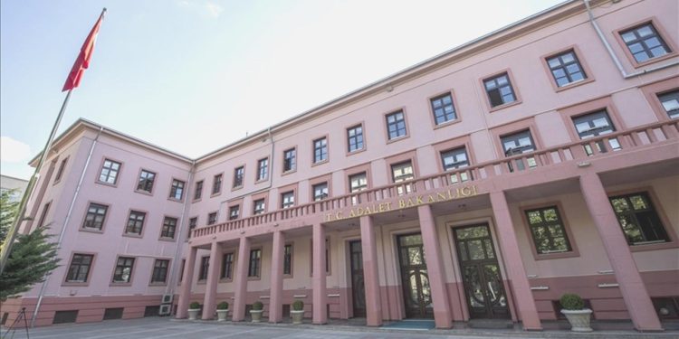 Adalet bakanlığı 64 bilişim uzmanı alımı yapacak