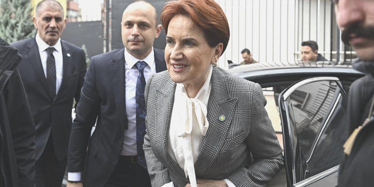 Akşener, rahatsızlığı sebebiyle programlarını erteledi
