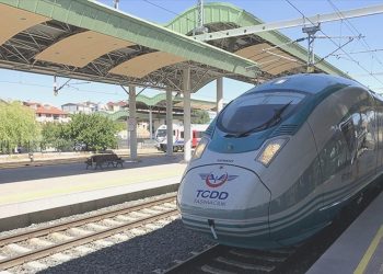 Ankara-İzmir YHT sınırı bir yıl erken bitirilecek