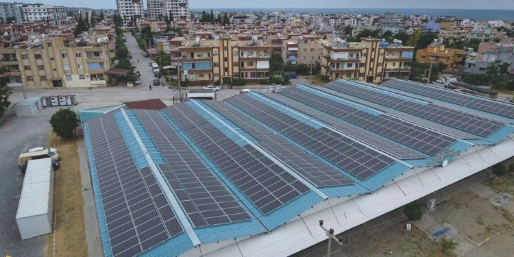Arsuz Belediyesi güneş gücüyle 180 bin kilovat elektrik üretiyor