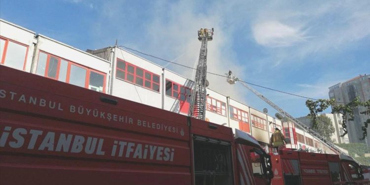  Bağcılar’daki yangında 1 kişi hayatını yitirdi