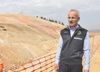 Bakan Uraloğlu açıkladı: İki kent ortasındaki aralık 14 saatten 3.5 saate inecek