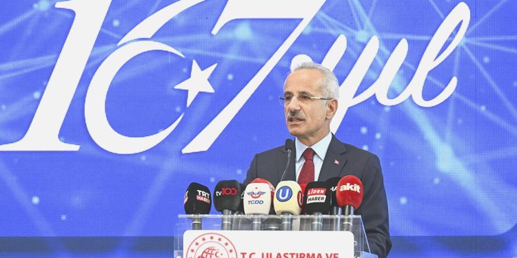Bakan Uraloğlu: Yüksek süratli trenlerle bu yıl 12,5 milyon yolcu taşımayı hedefliyoruz