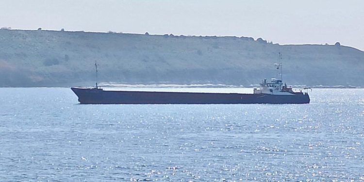 Çanakkale Boğazı’nda trafik süreksiz olarak askıya alındı