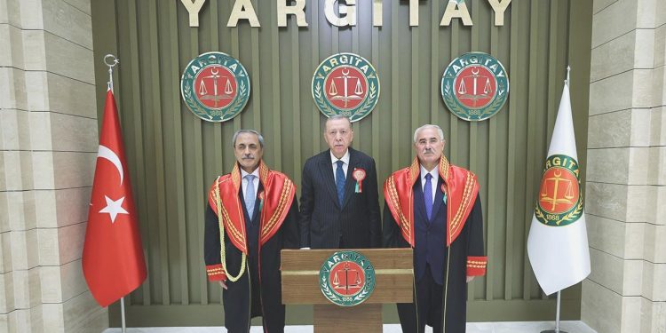 Cumhurbaşkanı Erdoğan’dan yeni anayasa daveti