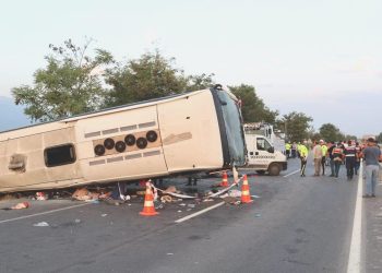 Düğün yolunda kaza: Altı kişi hayatını kaybetti