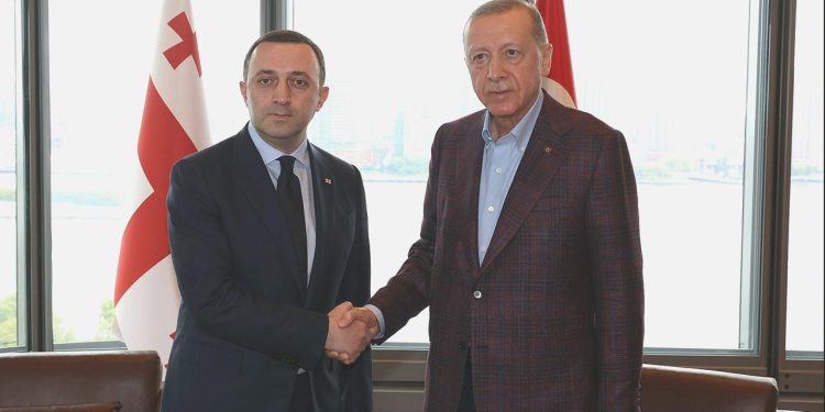 Erdoğan: İki ülke ortasındaki ticaret hacmi 5 milyar dolara çıkacak