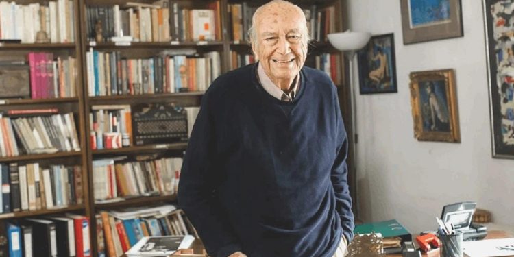 Gazeteci ve müellif Hıfzı Topuz hayatını kaybetti