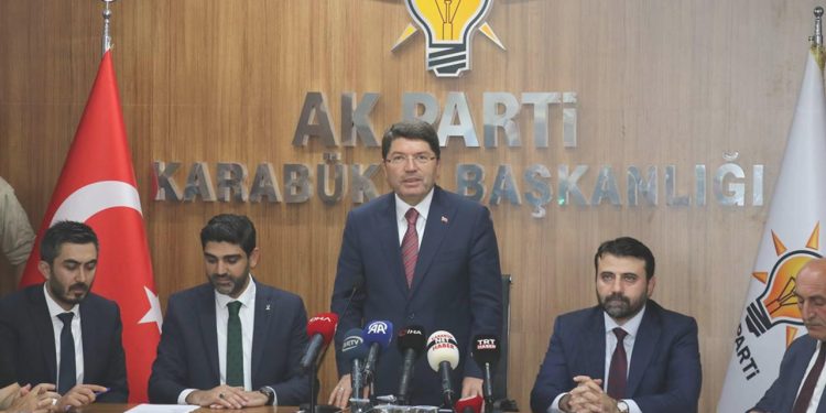 Hükümetin amacı ‘demokratik ve sivil’ anayasa