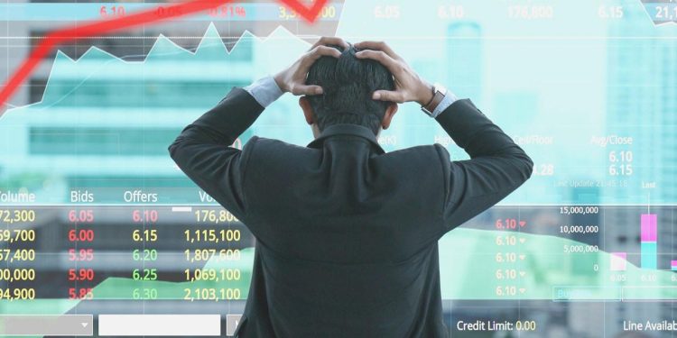 İki ünlü ekonomistten bir kestirim bir tavsiye! 2024’te resesyon beklenen