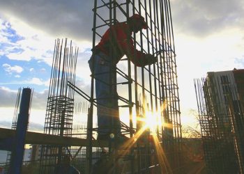 İnanç endeksi hizmette azaldı, perakende ticaret ve inşaatta arttı