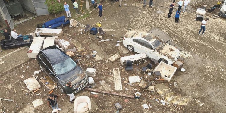 İstanbul’da selin ziyanı aşikâr oluyor