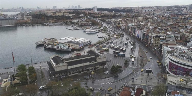 Kadıköy Kıyısı’nda etraf paklığı yapıldı