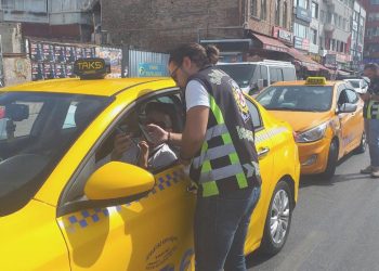 Kadıköy’de taksicilere yönelik kontrol yapıldı: 5 sürücüye para cezası kesildi