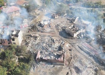  Kastamonu’da çıkan yangında 10 mesken yandı