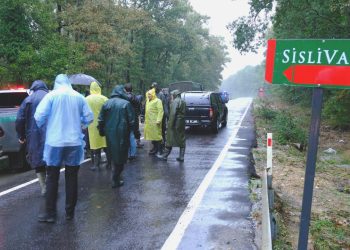Kırklareli’nde taşkın nedeniyle ormanda mahsur kalan 2 kişi kurtarıldı