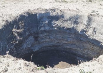 Konya’da 70 metre derinliğinde obruk oluştu