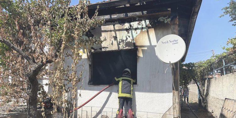 Mesken sahibiyle tartıştı, meskeni ateşe verdi