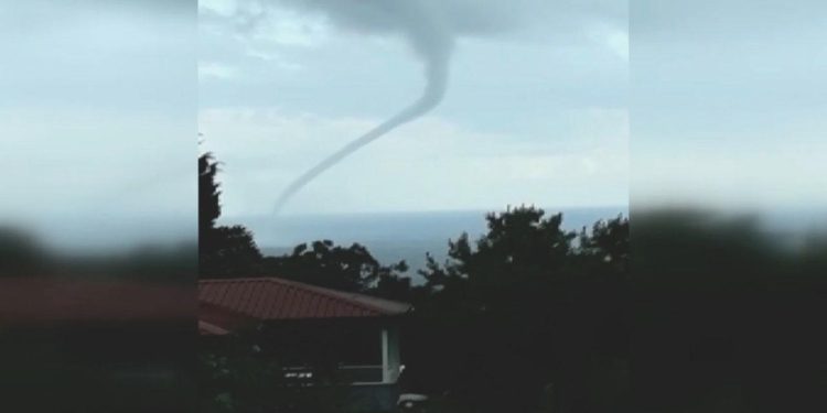 Ordu’nun Gülyalı ilçesinde hortum meydana geldi