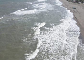 Sakarya’da rip akıntısı nedeniyle denize girmek yasaklandı